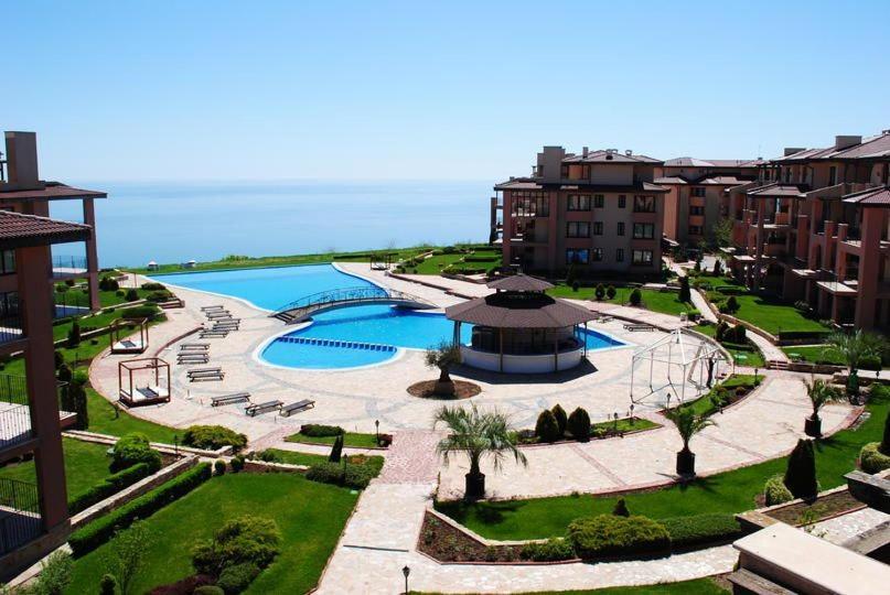 Sea View & Infinity Pool Apartments In Kaliakria Resort Balchik Exterior photo